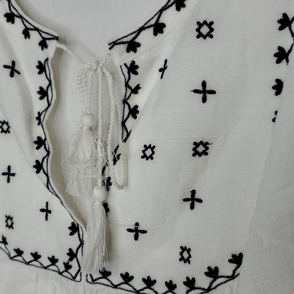 Lucky Boho Embroidered Peasant Top - Picture 2 of 10